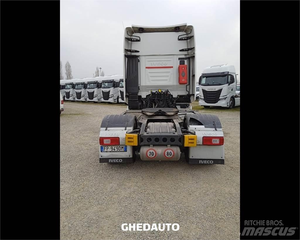 Iveco AS440ST/P Sunkvežimiai su dengtu kėbulu