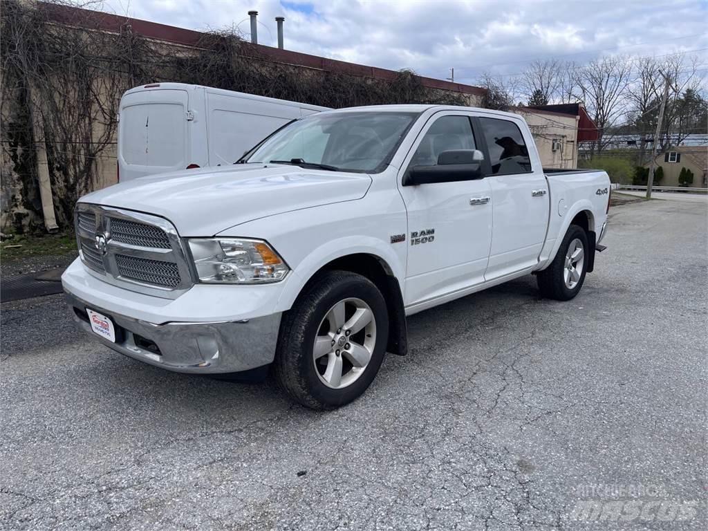 RAM 1500 Pikapai / Bortiniai sunkvežimiai