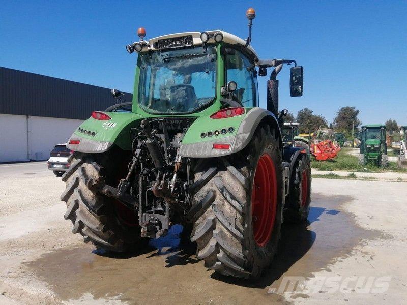 Fendt 718 VARIO Traktoriai