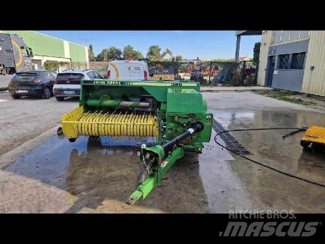 John Deere 359 Stačiakampių ryšulių presai