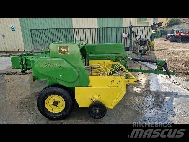 John Deere 359 Stačiakampių ryšulių presai