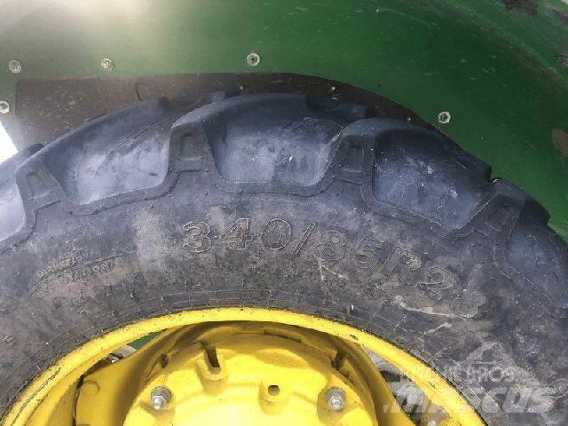 John Deere 5050E Traktoriai