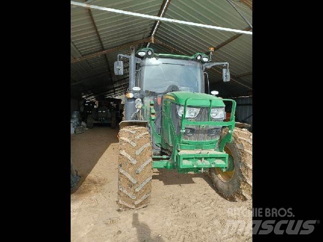 John Deere 6110R Traktoriai