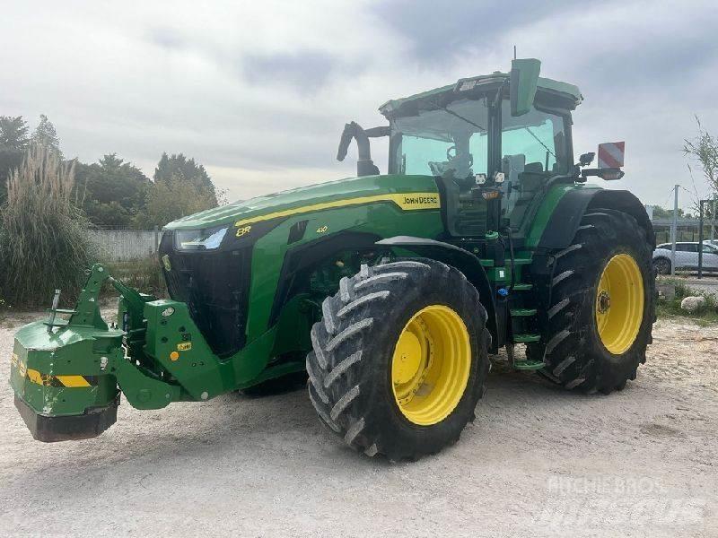 John Deere 8R410 Traktoriai