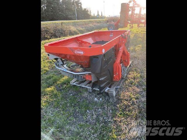 Kuhn AXIS 20.1W Mineralinių trąšų barstytuvai