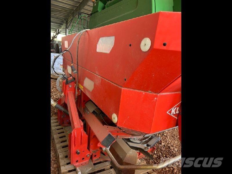Kuhn AXIS 40.2 Mineralinių trąšų barstytuvai