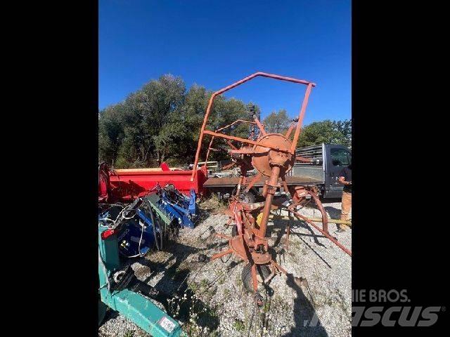 Kuhn GF5001MH Šieno grėbliai ir vartytuvai