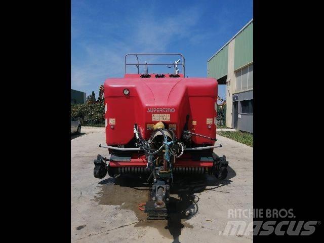 Supertino 712R Stačiakampių ryšulių presai