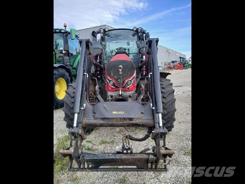 Valtra G115 Traktoriai