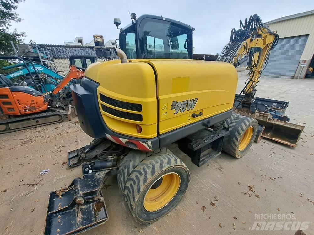 Yanmar B95W Ratiniai ekskavatoriai