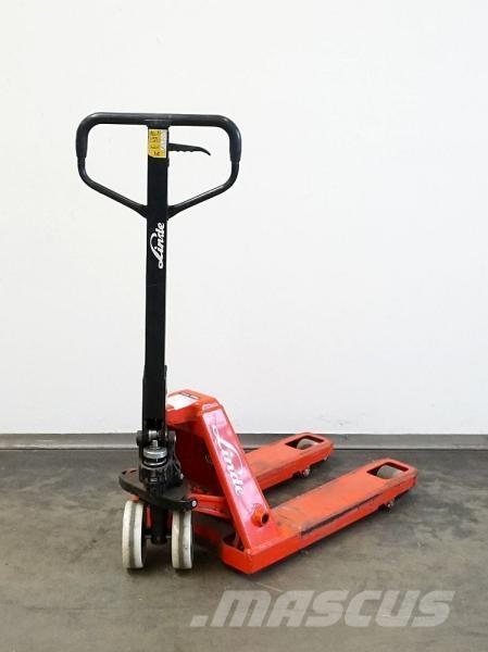 Linde HPT M 15 Rankiniai hidrauliniai vėžimėliai