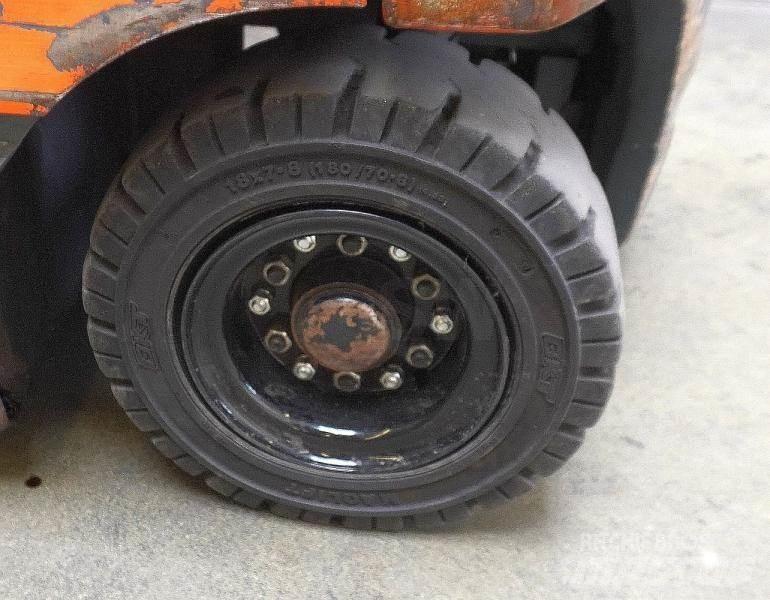 Toyota 7FBMF25 Šakiniai krautuvai - Kita