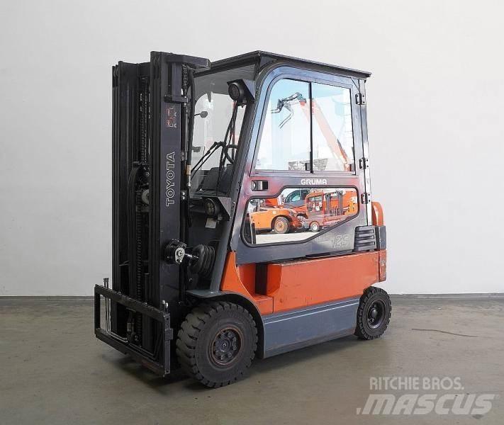 Toyota 7FBMF25 Šakiniai krautuvai - Kita