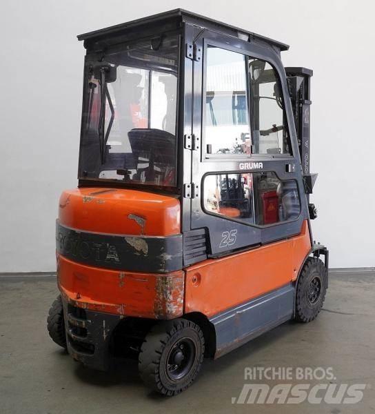 Toyota 7FBMF25 Šakiniai krautuvai - Kita