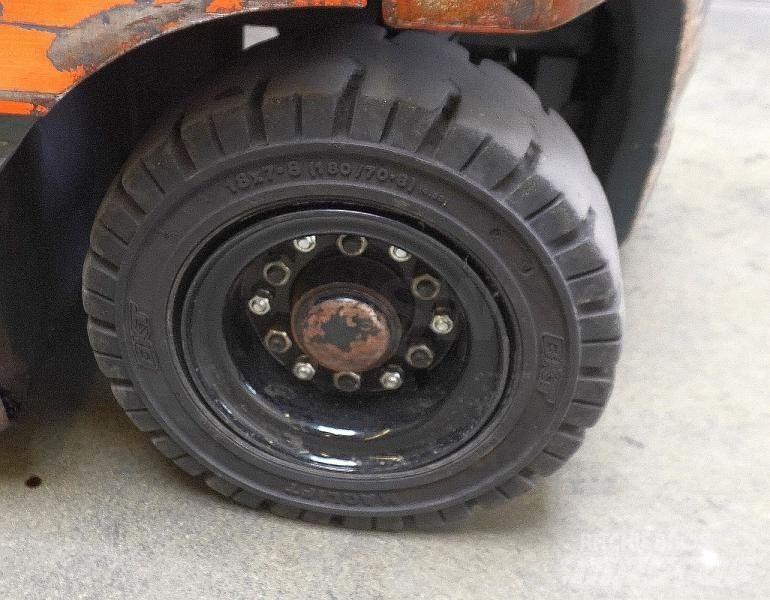 Toyota 7FBMF25 Šakiniai krautuvai - Kita