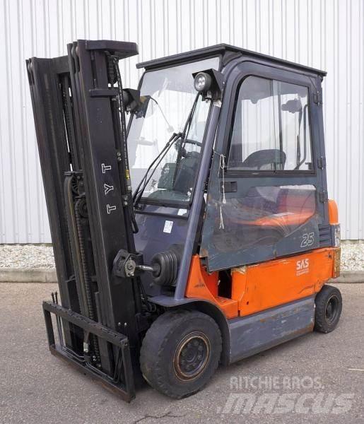 Toyota 7FBMF25 Šakiniai krautuvai - Kita