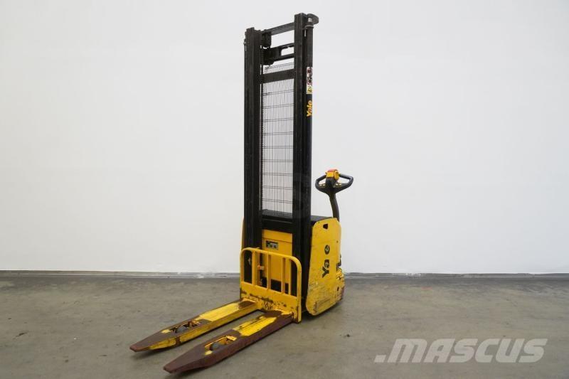 Yale MS12AC Savaeigiai rietuvai