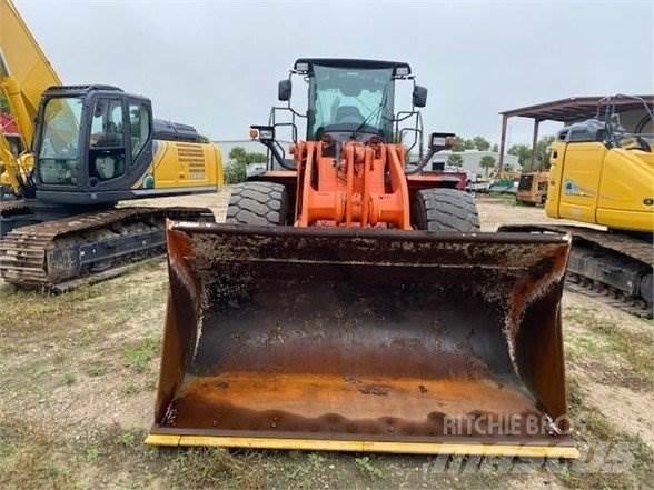 Hitachi ZW250-6 Naudoti ratiniai krautuvai
