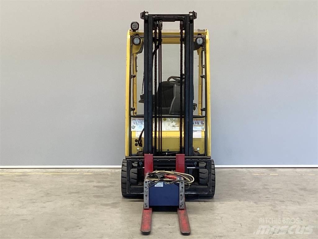 Hyster J2.0XMT Elektriniai šakiniai krautuvai