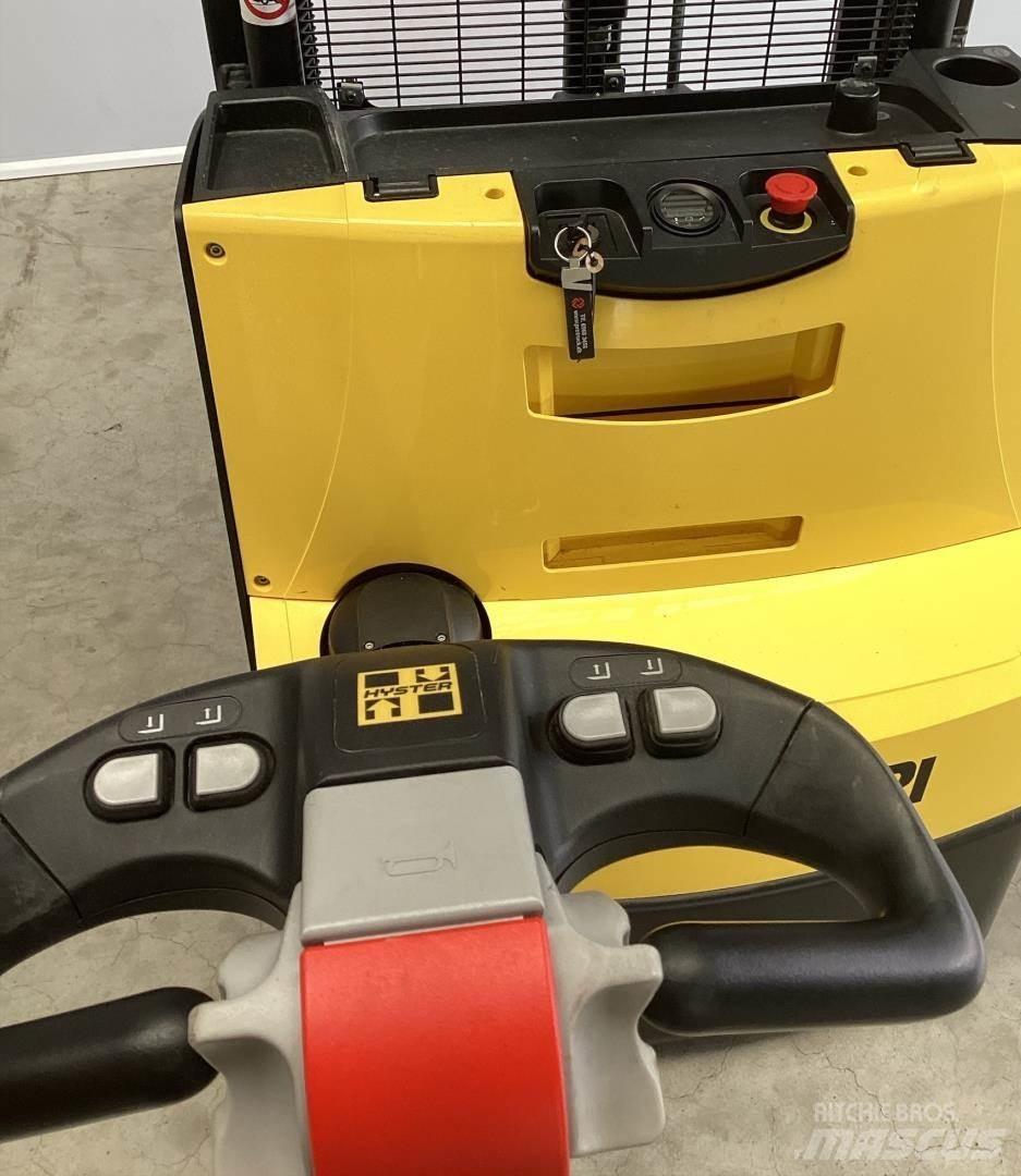 Hyster S1.4 Rankiniai vėžimėliai