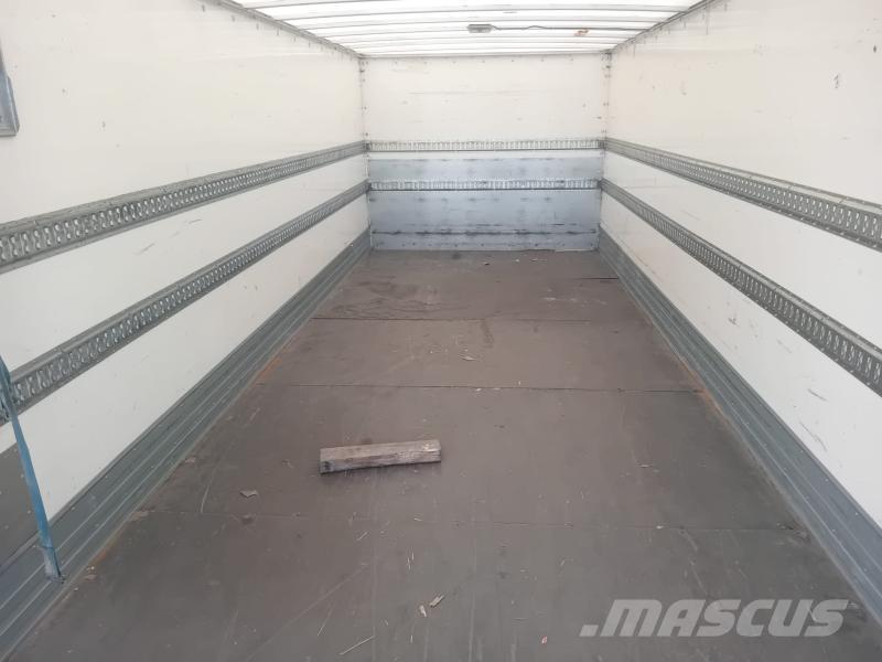 DAF LF45 Sunkvežimiai su dengtu kėbulu