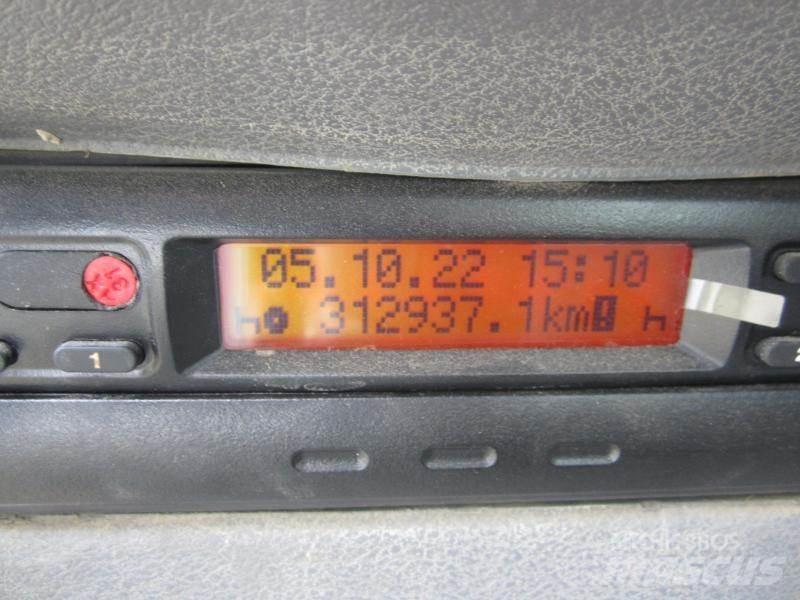 Renault Kerax Savivarčių priekabų vilkikai