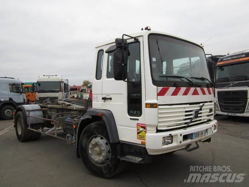 Volvo FL6 19 Savivarčiai su kabeliniu keltuvu