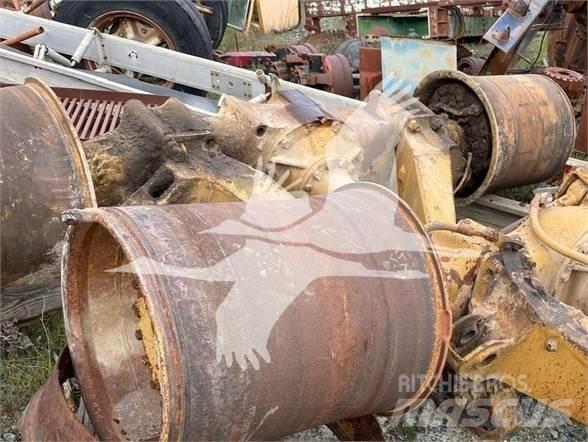 CAT D40D Karjeriniai savivarčiai