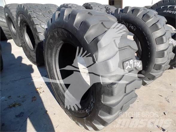 Titan 17.5x25 Padangos, ratai ir ratlankiai