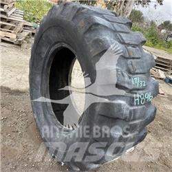 Titan 17.5x25 Padangos, ratai ir ratlankiai