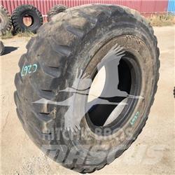 Titan 20.5R25 Padangos, ratai ir ratlankiai