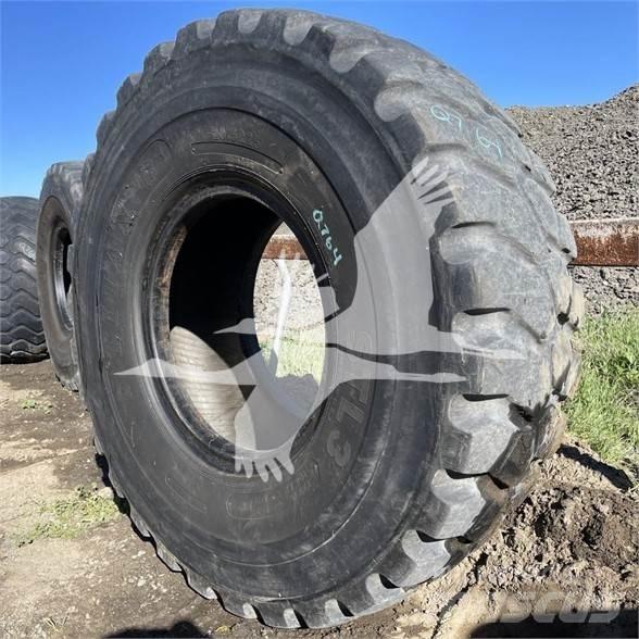Titan 20.5R25 Padangos, ratai ir ratlankiai