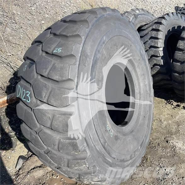Titan 26.5R25 Padangos, ratai ir ratlankiai