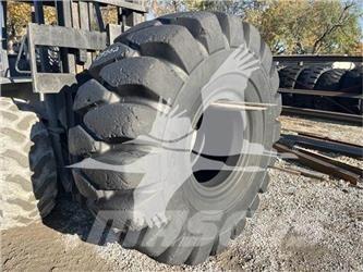 Titan 26.5x25 Padangos, ratai ir ratlankiai