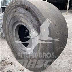 Titan 29.5x25 Padangos, ratai ir ratlankiai