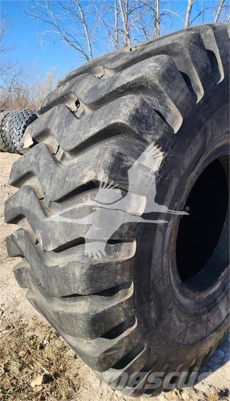 Titan 29.5x29 Padangos, ratai ir ratlankiai