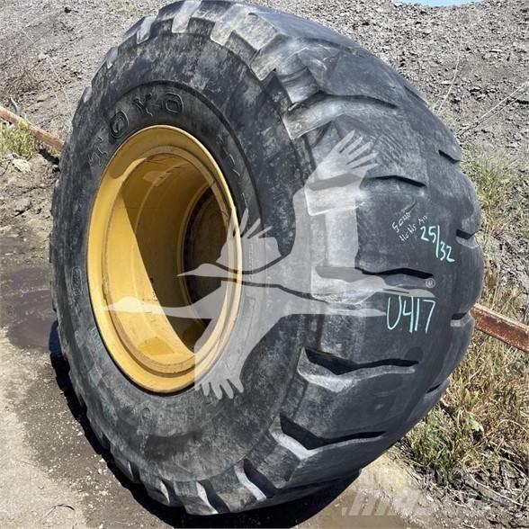 Toyo 35/65x33 Padangos, ratai ir ratlankiai