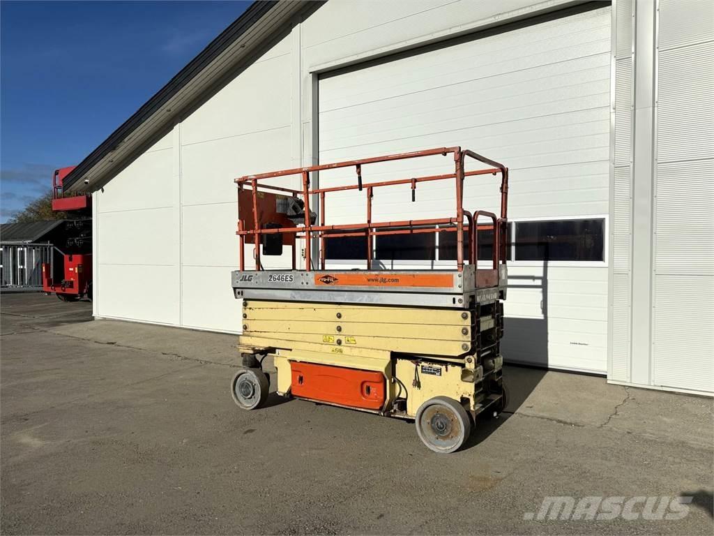 JLG 2646es Kiti keltuvai ir platformos