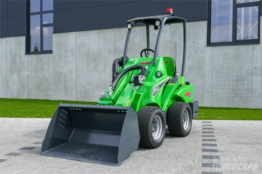 Avant M 423 Mini ekskavatoriai < 7 t