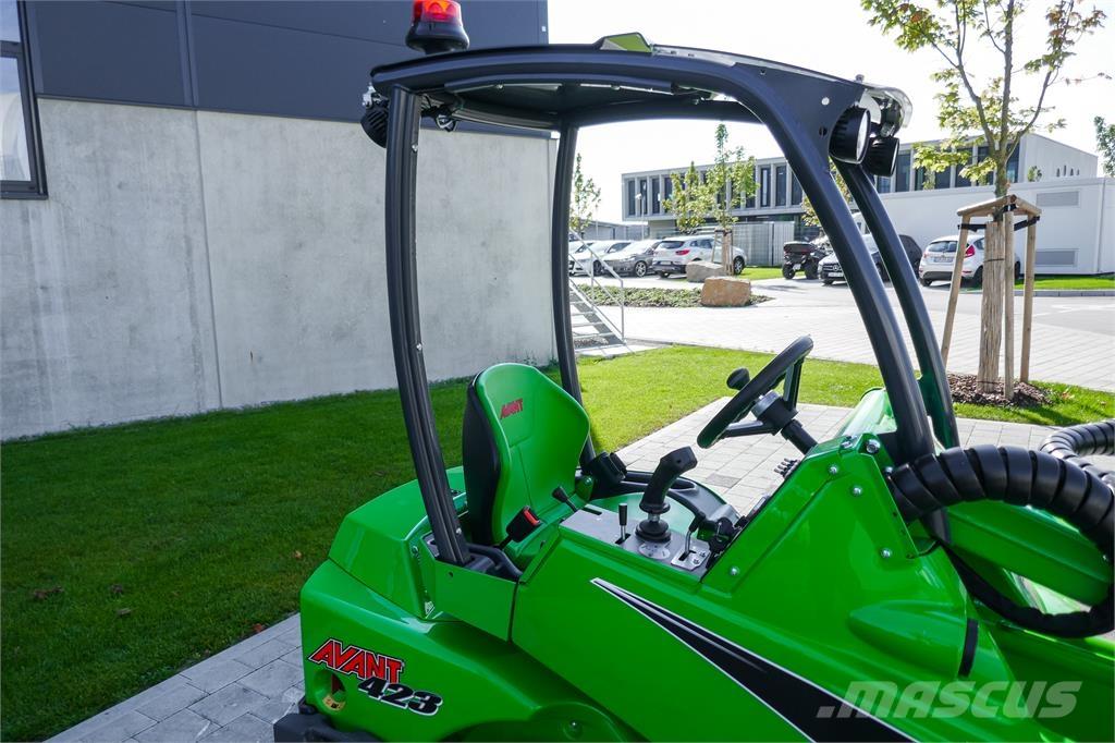 Avant M 423 Mini ekskavatoriai < 7 t