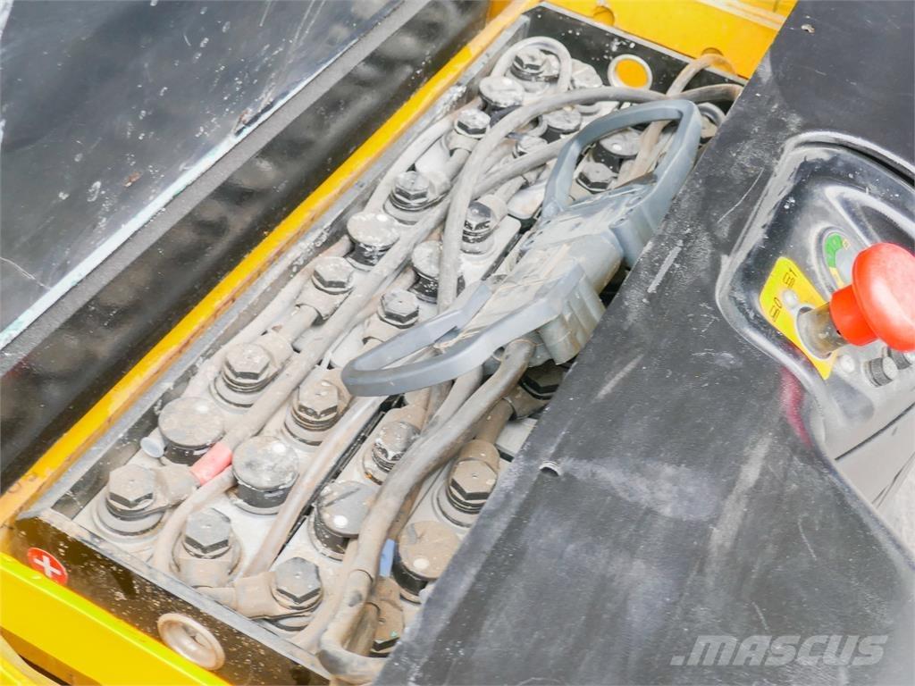 Hyster S 1.4-40 Rankiniai vėžimėliai
