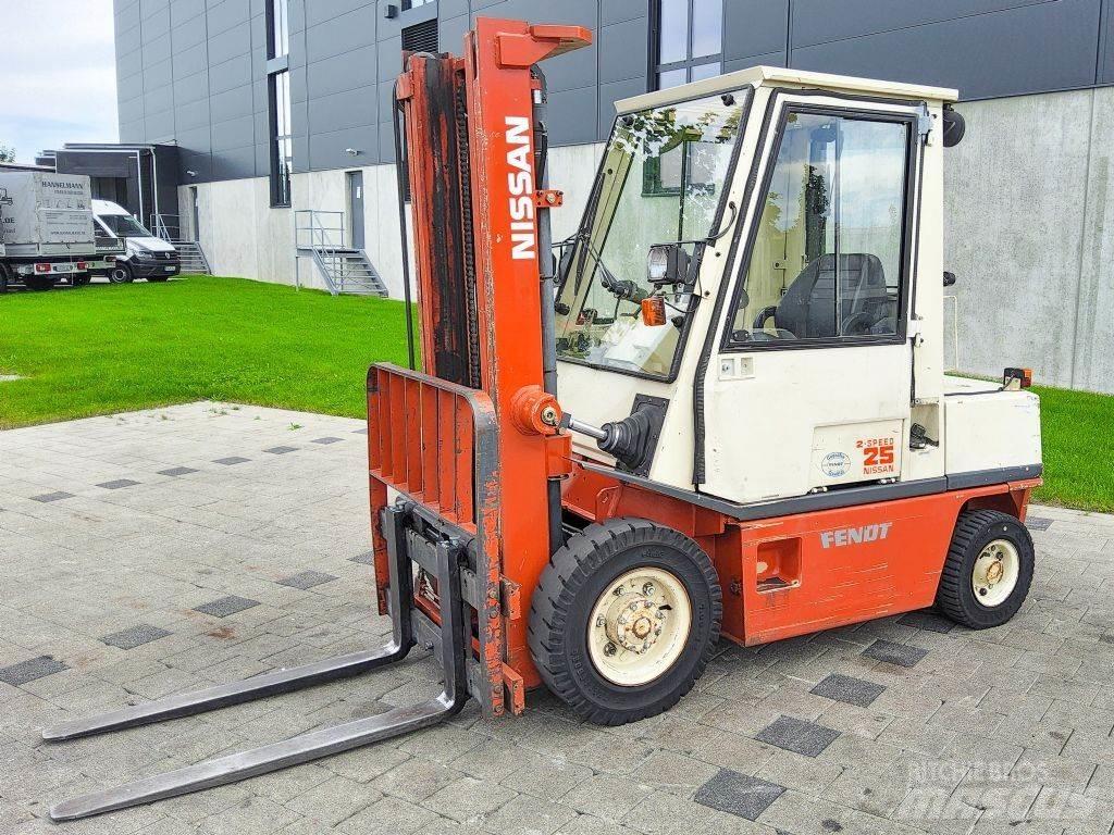 Nissan EH02F25U Dyzeliniai krautuvai