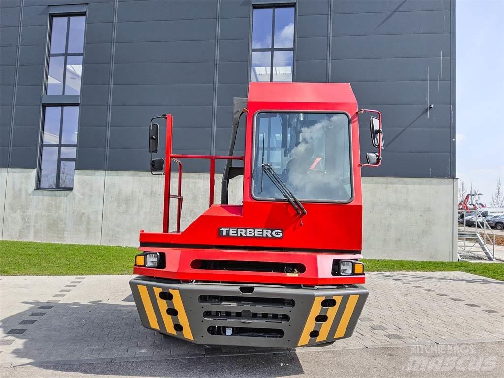 Terberg YT 220 Naudoti terminalų vilkikai