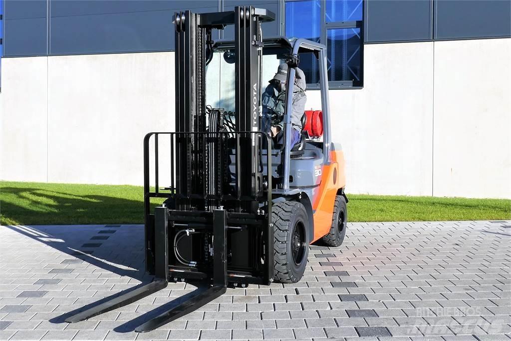 Toyota 02-8FGF30 LPG (dujiniai) krautuvai