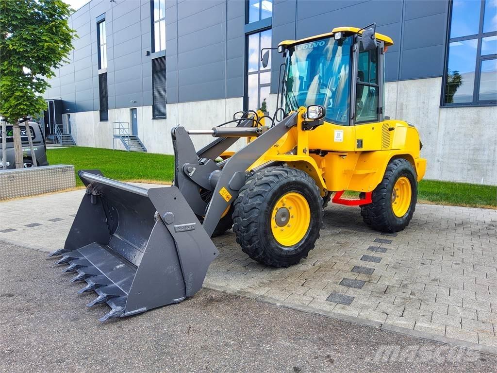 Volvo L 30G Mini ekskavatoriai < 7 t