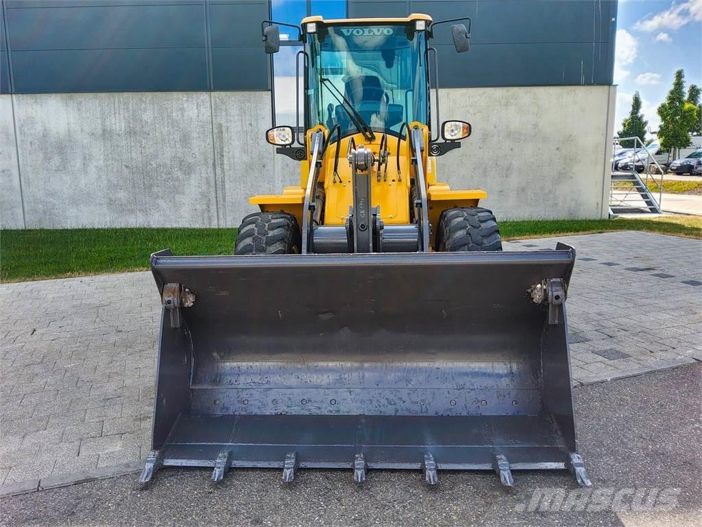 Volvo L 30G Mini ekskavatoriai < 7 t