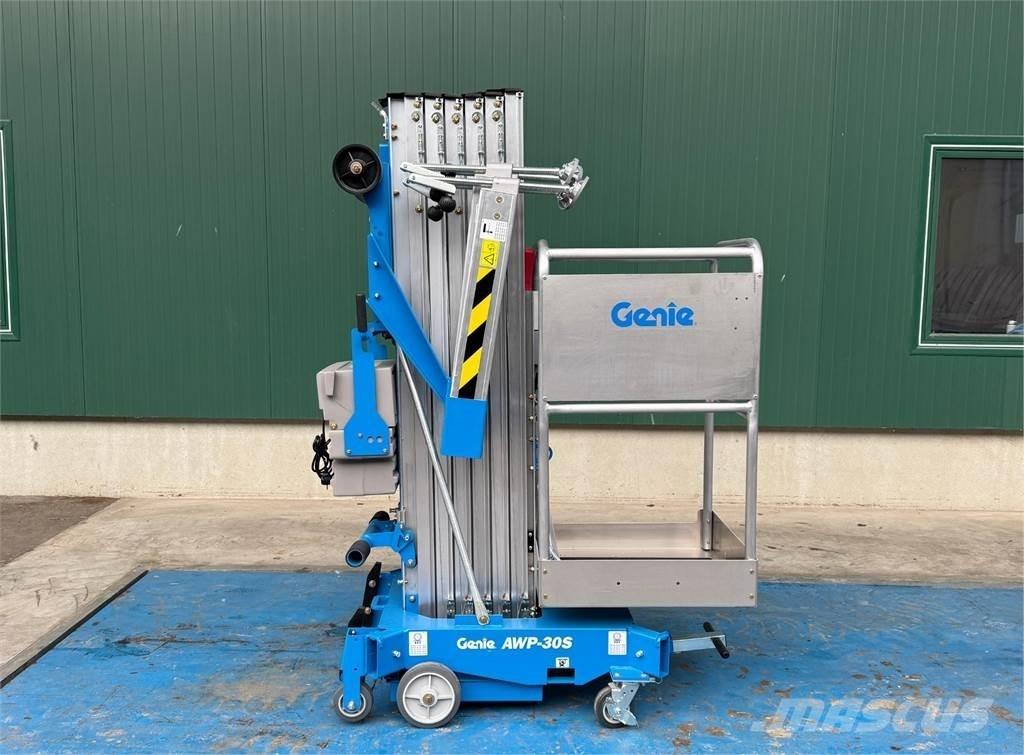 Genie AWP-30S AC Kiti keltuvai ir platformos