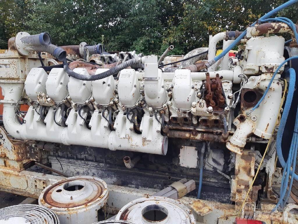 Komatsu 930E Varikliai