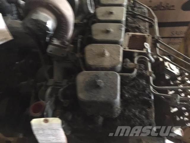 Komatsu SA6D102-1 Varikliai