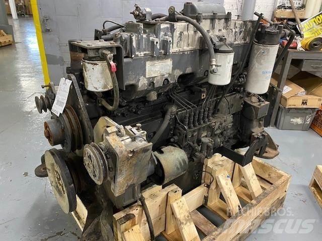 Komatsu SA6D125E-2 Varikliai